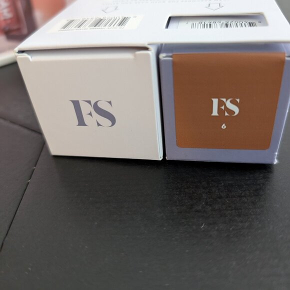 Fenty Skin Hydra Vizor Huez SPF 30 Refillable Tinted Moisturizer Set - #6 - Picture 3 of 4